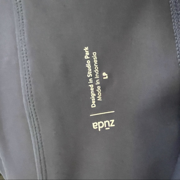 Zuda Z-Move Cropped Skirted Leggings Large Petite Navy Yoga Active Modest Large - Picture 9 of 9